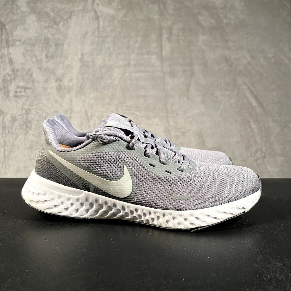 Nike Revolution 5 Running Shoes Men's 11 Cool Grey Athletic Sneakers